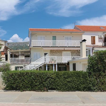2 Bedroom Stunning Apartment In Kastel Kambelovac Kastela Ngoại thất bức ảnh