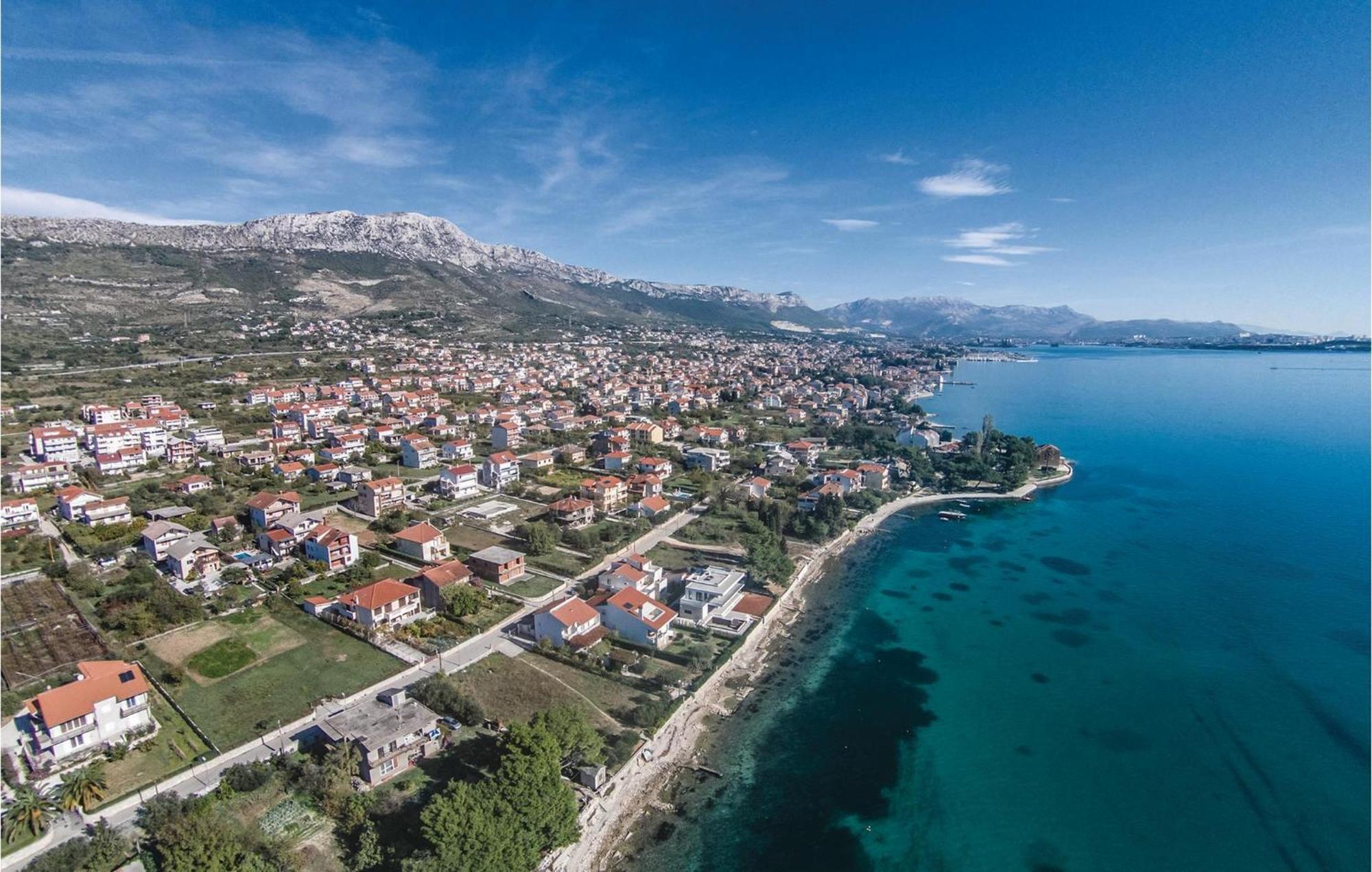 2 Bedroom Stunning Apartment In Kastel Kambelovac Kastela Ngoại thất bức ảnh