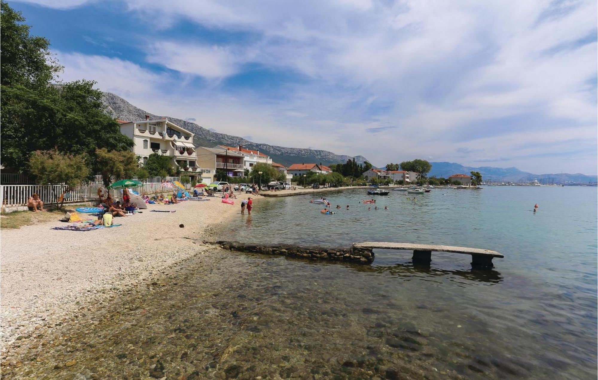 2 Bedroom Stunning Apartment In Kastel Kambelovac Kastela Ngoại thất bức ảnh