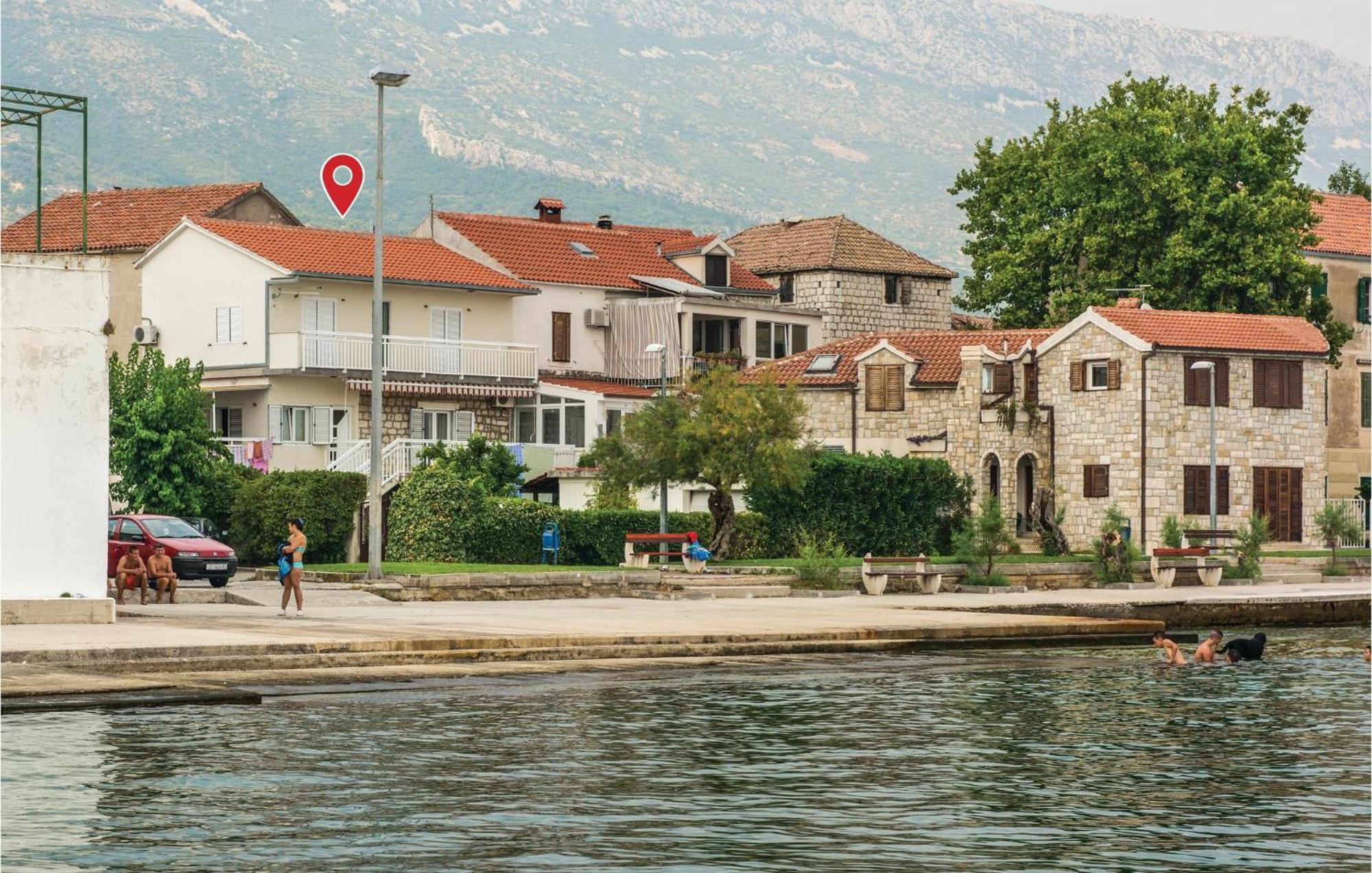 2 Bedroom Stunning Apartment In Kastel Kambelovac Kastela Ngoại thất bức ảnh